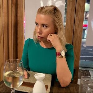 Dolce and Gabbana Kelly green dress made in Italy. Mini, sleeve to the elbow.